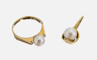 14 kt Gold Perl-Konvolut, GG 585/000, best.aus: 1 Ring, RW 52, Akoyazuchtperle, D. ca. 6.7 mm, 2 kl. 8/8-Diamanten, RW 53 und 1 Anhänger, ...