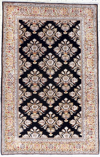 Ghom Seide alt, Persien, Mitte 20.Jhd, reine Naturseide, ca. 215 x 140 cm, EHZ: 2