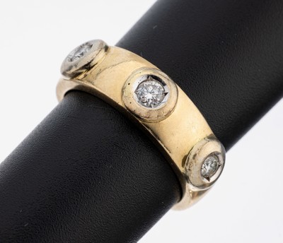 14 kt Gold Brillant Ring, GG/WG 585/000, 3 Brillanten zus. ca. 0.21 ct Weiß/p, ca. 6.8 g, RW 57