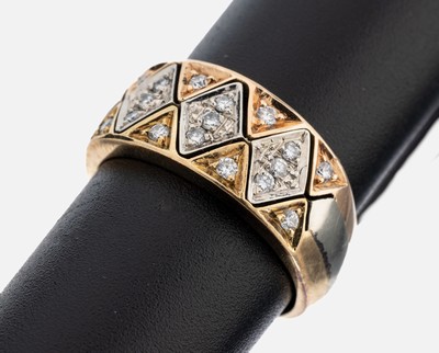 14 kt Gold Brillant-Ring, GG/WG/RG 585/000,17 Brillanten zus. ca. 0.17 ct Weiß/si, RW 56,ca. 5.1 g