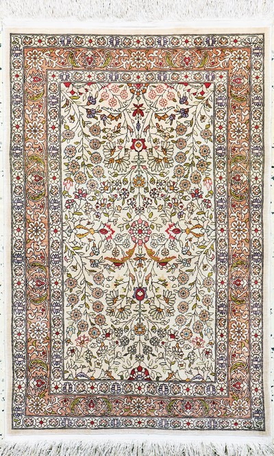 Hereke Seide signiert, Türkei, Mitte 20.Jhd, reine Naturseide, ca. 85 x 56 cm, EHZ:1-2