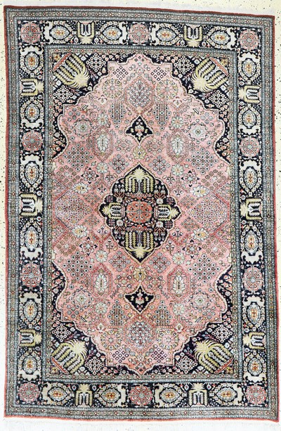 Ghom Seide, Persien, Mitte 20.Jhd, reine Naturseide, ca. 210 x 140 cm, EHZ: 2