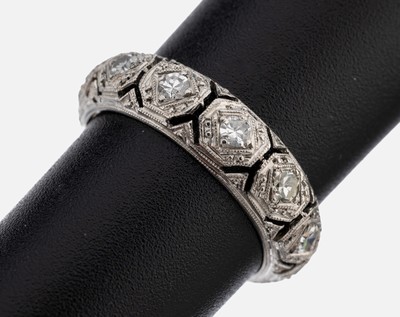Platin Diamant-Memoryring, Pt gepr., durchbrochen gearbeitet, 12 8/8-Diamanten zus.ca. 0.24 ct Weiß/si, RW 51, ca. 2.7 g