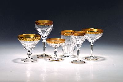 Großes Glasservice, deutsch, Kristallglas, geätzter Goldrand mit Blattdekor: 20 Weingläser H. ca. 16 cm, teils min. abweichend, 11 ...