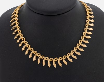 18 kt Gold Collier, 1950er Jahre, GG 750/000, bogenf. Glieder, z.T. punz., L. ca. 41 cm, Kastenschloss mit Sicherheitsacht, ca. 32.8 g