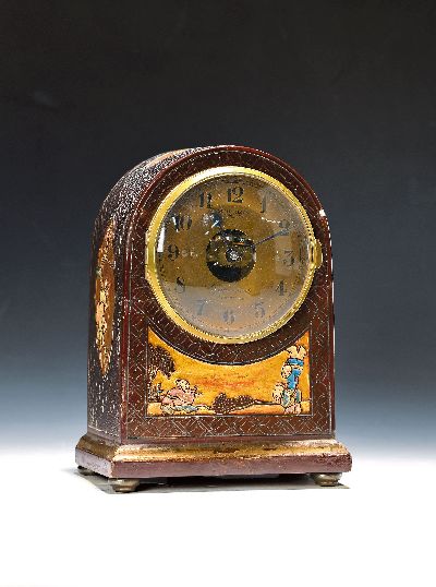Boulle-Clock, Grottendieck Brüssel um 1920, mit Chinoiseriedekor, stark gewölbter Glasdeckel, vergoldeter gewölbter Ziffernring, Zeigerwerk ...