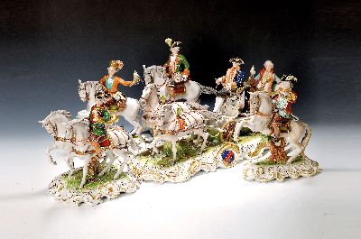 Der große Jagdzug, fünfteilige Jagdgarnitur, Unterweissbach, Entwurf Heinz Schober (1933 -1997), August der Starke auf der Falkenjagd, best. aus ...