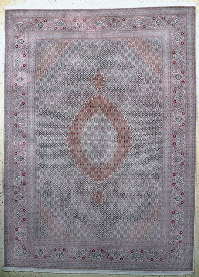 Täbriz fein(50 Raj), Persien, Ende 20.Jhd, Korkwolle mit Seide, ca. 353 x 252 cm, ca. 500.000 Kn/qm, EHZ: 2