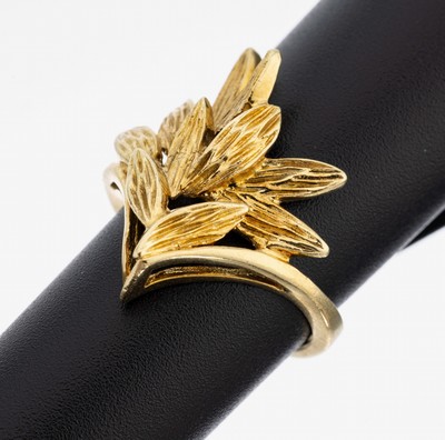 14 kt Gold Ring, GG 585/000, Ringkopf bes. mit grav. Blättern, RW 50, ca. 5.5 g