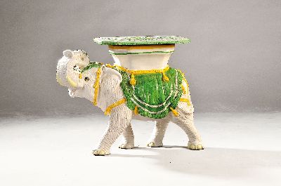 Keramikfigur eines Elefanten als Blumensäule, Italien, 2.Hälfte 20.Jh., Keramik, farbig bemalt, 54 cm, Alterssp.