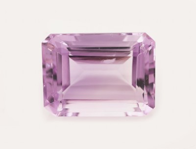 Loser Amethyst, ca. 36.23 ct, l. besch., im Treppenschliff, ca. 22.8 x 17.2 x 12.1 mm