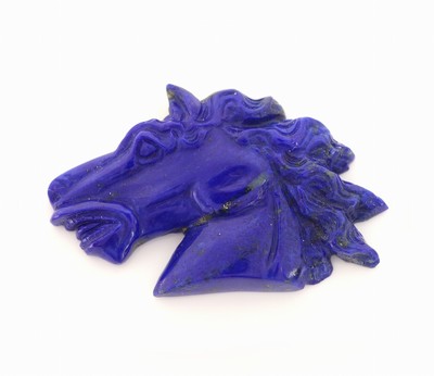 Lapislazuli-Gravur "Pferdekopf", 35.90 ct, geschnitten, geschliffen, pol. und grav.