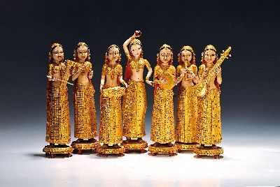 Elfenbein-Musikgruppe/Tanz-Musik-Gruppe, Indien, Rajastan, 19. J., sechs Musikerinnen und eine Tänzerin, Elfenbein geschnitzt und fein mit Gold ...