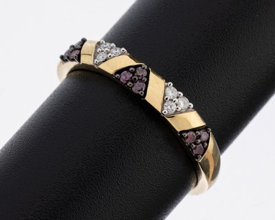 14 kt Gold Brillant-Ring, GG 585/000, 15 Brillanten zus. ca. 0.15 ct Weiß und Pink (beh.)/si-p, RW 57, ca. 2.4 g