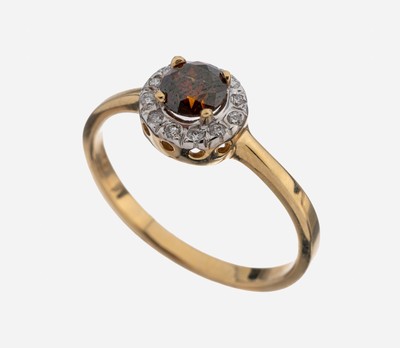 14 kt Gold Brillant-Ring, GG 585/000, mittig Brillant ca. 0.50 ct Rot (beh.)/p, umgeben von 12 Brillanten in rhod. Fassungen 0.12 ct Weiß/si, RW ...