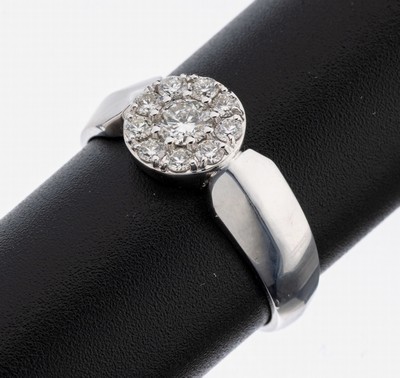 14 kt Gold Brillant-Ring, WG 585/000, 10 Brillanten zus. ca. 0.50 ct Weiß/si-p, RW 57, ca. 3.8 g