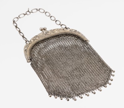 Kleine Jugendstil Tasche, Frankreich um 1900, 800er Silber, Eberkopfpunze, Bügel beids. mit zeittyp. Mistelzweigdekor, bez. Depose, ...
