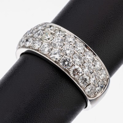 14 kt Gold Brillant-Ring, WG 585/000, 40 Brillanten zus. ca. 2.59 ct (grav.) feines Weiß-l.get.Weiß/vs-si, RW 57, ca. 5.4 g
