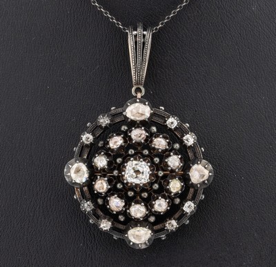 Diamant-Anhänger, um 1860, Silber, 23 Altschliffdiamanten und Diamantrosen zus. ca. 2.5 ct l.get.Weiß-Getönt/si-p, an Kette, Silber, L. ca. 43 ...