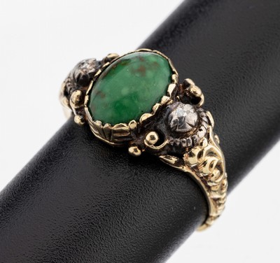 14 kt Gold Türkis-Diamant-Ring, GG 585/000,mittig ovaler Türkis-Cabochon, verfärbt, 2 kl.in Silber gefasste Diamantrosen, RW 51, ca. 3.5 g
