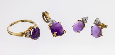 Konvolut 3 Teile Amethyst-Schmuck: Ring, 14 kt Gold, GG 585/000, ovalfacett. Amethyst, 4 8/8-Diamanten zus. ca. 0.04 ct Weiß/p1, RW 54, ca. 3.7 g; ...