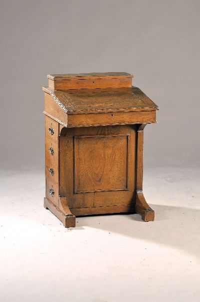 Sog. Davenport Sekretär, England, um 1910-20, aufklappbare Schreibfläche, Aufsatz mit Inneneinrichtung, Oberflächenschäden, Schubladen innen ...
