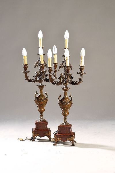 Paar Tischleuchten, Frankreich, um 1890-1900, Metallguß, Stiel in Vasenform, je 4 Brennstellen, sekundär elektrifiziert (nicht geprüft), ...