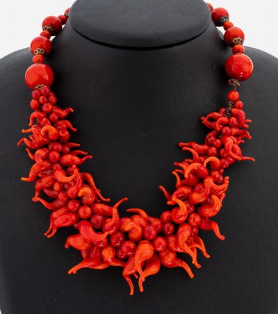 Glaskette, Murano 1940er-50er Jahre, rotes Glas, Mittelteil an Astkorallen erinnernd, rote Glaskugeln in versch. Größen und Rot-Schattierungen, ...