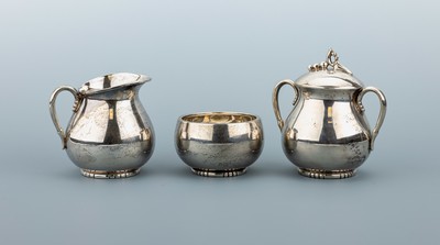 Set Zuckerdose, Sahnegießer, und Zuckergefäß, Mexiko, 1950er-60er Jahre, 925er Silber, schlichtes bauchiges Design, profilierte Rundfüße, Dose ...