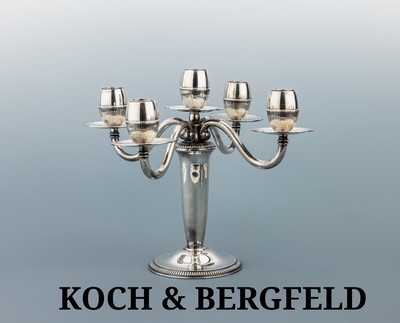 KOCH & BERGFELD Kerzenleuchter, 1950er Jahre, 925er Silber, hochwertige Verarbeitung, 5-flammig, Rundfuß mit Perlstabfries, geschweifte Arme mit ...