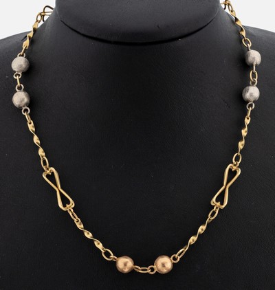 14 kt Gold Collier, GG/WG/RG 585/000, ungewöhnlich gestaltete Glieder, Kugeln sat., Federringschließe, L. ca. 87 cm, ca. 25.9 g