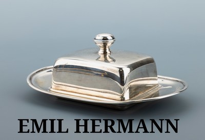 Butterdose, deutsch, 1950er-60er Jahre, 925er Silber, schlichtes Design, ovales Tablett, Deckel mit schlichtem Knauf, ca. 17.5 x 11.5 cm, Gewicht ...