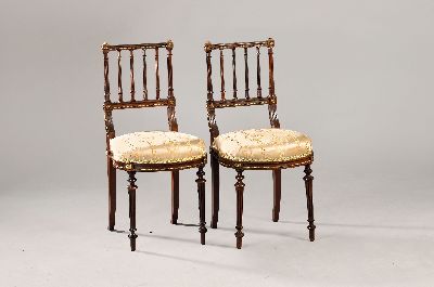 Eleganter Salontisch mit 4 Stühlen, Frankreich, um 1880, Palisander massiv, Beine mit Kanneluren, mit Messing, Tischplatte mit Glas und Gravur, ...