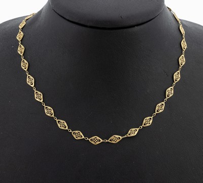 14 kt Gold Collier, um 1900-20, GG 585/000 gepr., rautenf. Glieder aus Filigrandraht, L. ca. 45 cm, Federringschließe sek., ca. 5.1 g