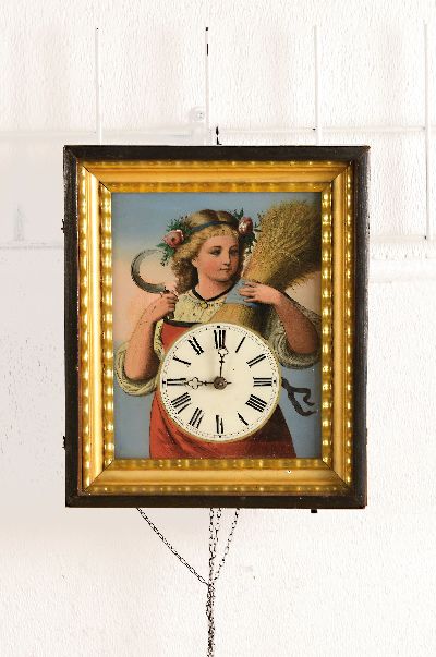 Schwarzwälder Rahmenuhr, sog. Augenwender, um 1880, Rahmen und Glastüre schwarz gefaßt, innen vergoldeter Rahmen, Glaszifferblatt mit Lithographie ...