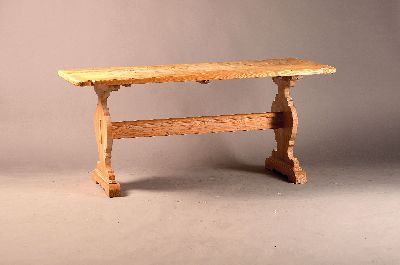 Großer Esstisch, im Barock-Stil, 2.H. 20.Jh ., Weichholz massiv, ehemalig behandelter Wurmbefall, ca. 75x170x89 cm, EZ 3