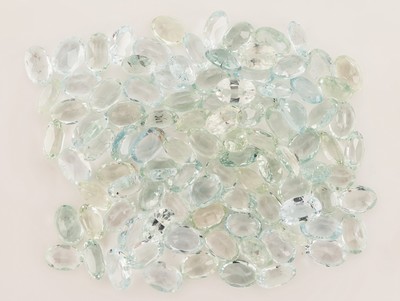 Lot lose Aquamarine zus. ca. 36.70 ct, ovalfacett., versch. Größen und Farbnuancen