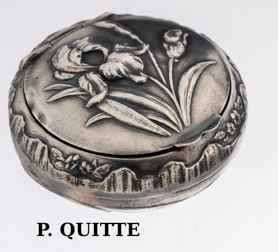 Jugendstil-Pillendöschen, Frankreich um 1900, 800er Silber, Eberkopfpunzen, Innen- vergoldung, Meistermarke PQ - P. Quitte, Deckel mit zeittyp. ...