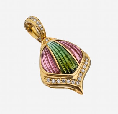 18 kt Gold Turmalin-Brillant-Clipanhänger, GG 750/000, 3 geriefte Turmaline zus. ca. 4.0 ct, 22 Brillanten zus. ca. 0.60 ct Weiß/si, L.ca. 3.7 cm, ...