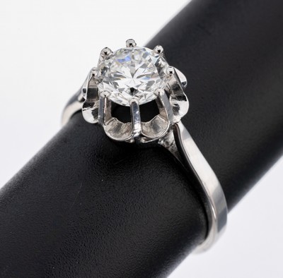 18 kt Gold Brillant-Ring, WG 750/000 gepr.,Brillant ca. 1.50 ct feines Weiß/vs, RW 60, ca. 4.3 g