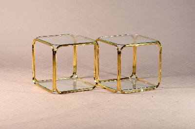 Paar Beistelltische, 80er Jahre, Messing Gestell, je Tisch mit 2 Ablageflächen aus Glas, ca. 45x47x47 cm, EZ 2