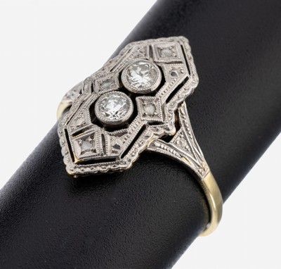 14 kt Gold Art Deco Diamant-Ring, GG/WG 585/000, geometrisch, Ringkopf WG, durchbrochen gearbeitet, 2 Brillanten zus. ca.0.20 ct Weiß/si-p, kl. ...