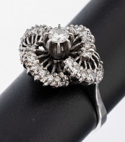 14 kt Gold Diamant-Ring, WG 585/000, ausgefallenes Design, mittig Brillant ca. 0.20ct Weiß/si, 29 8/8-Diamanten zus. ca. 0.48 ct Weiß/si, RW 57, ...
