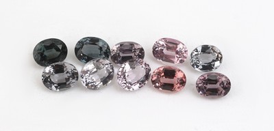 Lot 10 lose Spinelle, zus. ca. 13.18 ct, ovalfacett., versch. Farben