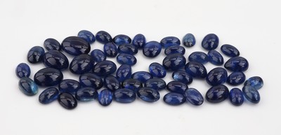 Lot lose Saphire, zus. ca. 45.30 ct, Cabochonsin versch. Größen und Formen