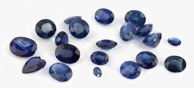 Lot lose Saphire, zus. ca. 11.58 ct, versch. Schliffformen, Größen und Farbnuancen