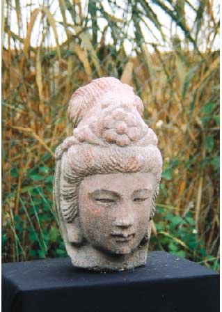 Buddhakopf, wohl Thailand, Sandstein aus einem Stck gehauen, gute Bildhauerarbeit, H. 35 cm