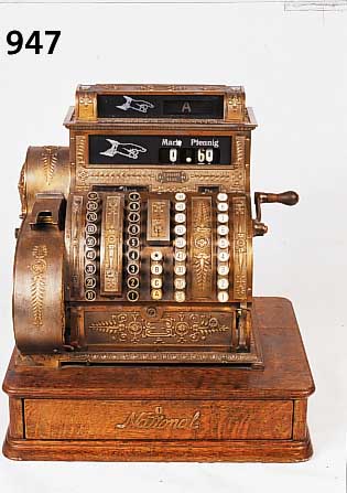 Kasse, national, um 1900, Metallguá, Eichen-sockel mit Schublade, mit Funktionsschlssel, Funktion nicht geprft, 60 x 51 x 41 cm