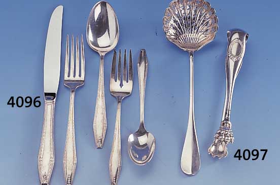 43-teiliges Besteck, Sterlingsilber, USA 30er Jahre, bez. State House Formality, best. aus 8 Messern m. Stahlklingen (erneuert), Griffe ...