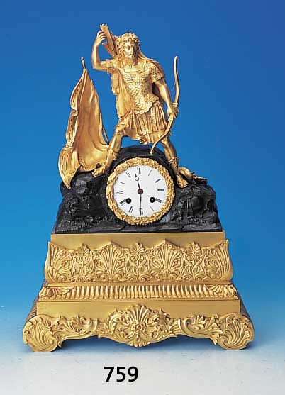 Pendule, Frankreich, um 1830/40, reich verziertes Bronzegehäuse, vergoldet, mitBlattornamentik, an den Ecken stilisierte Klauen, ...